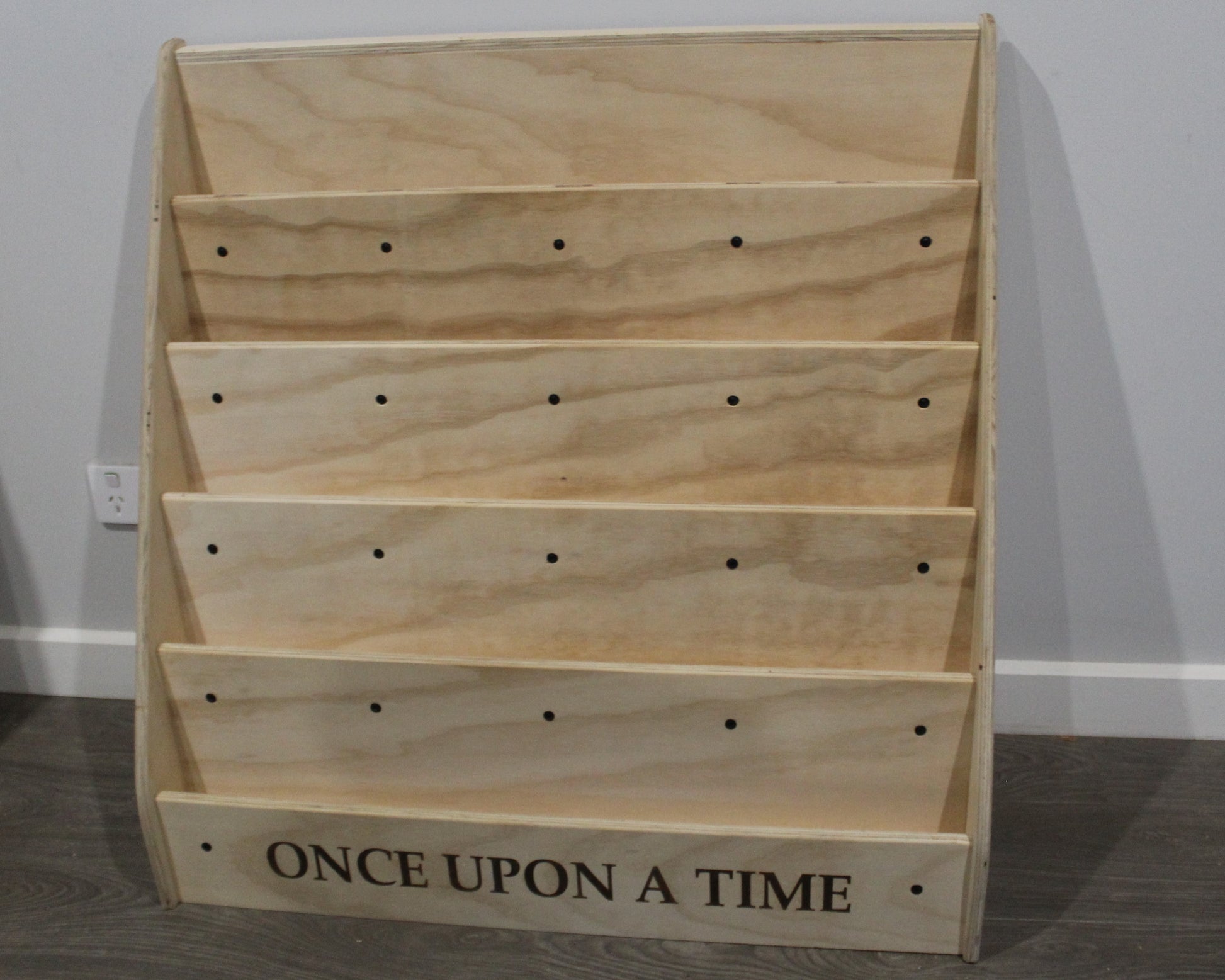 Children's kids bookshelf bookcase tarneit